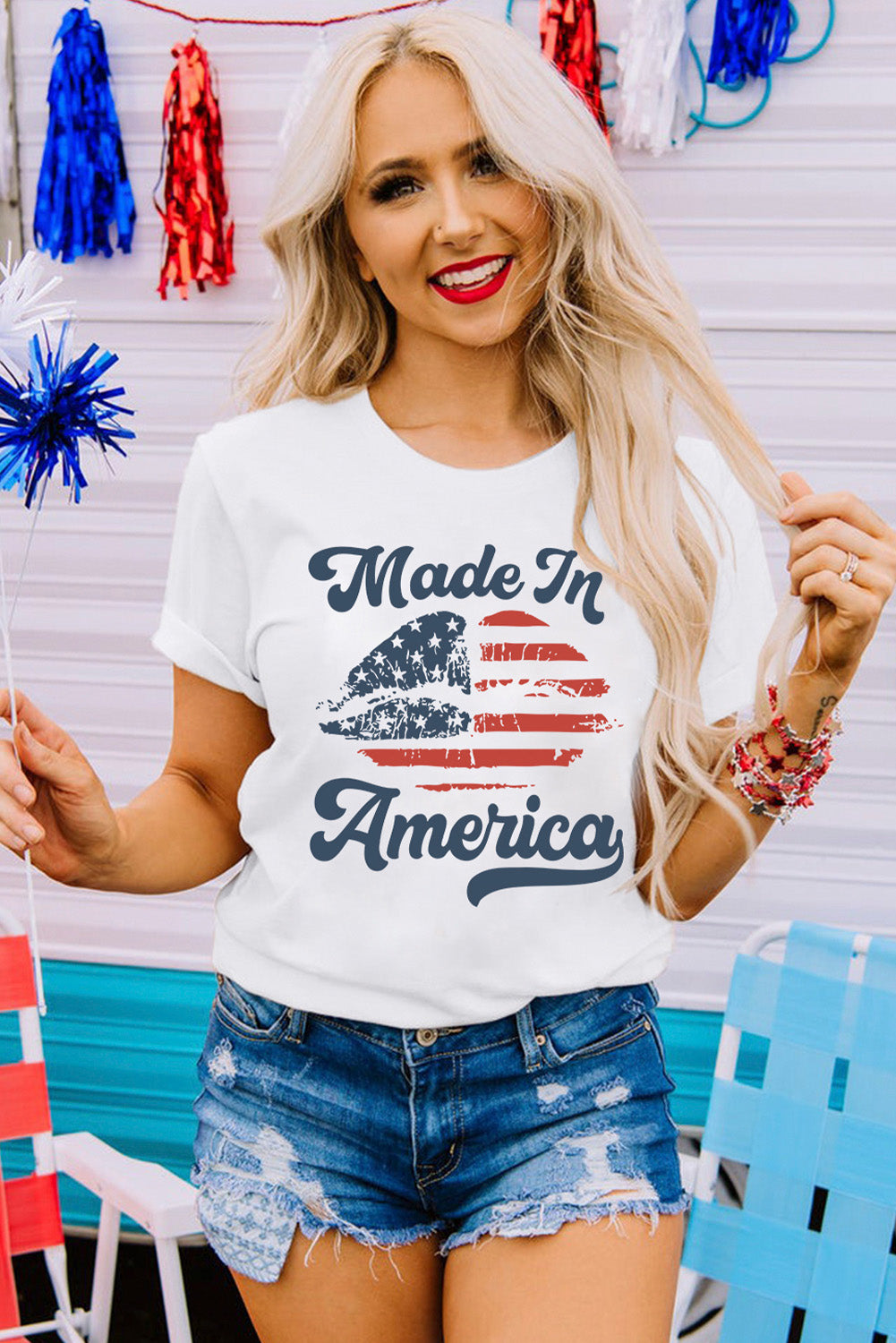 White Made in America Lip Printed O Neck T Shirt Graphic Tees JT's Designer Fashion