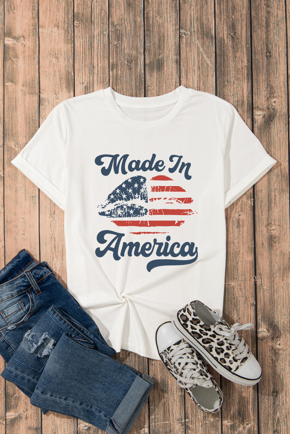 White Made in America Lip Printed O Neck T Shirt Graphic Tees JT's Designer Fashion