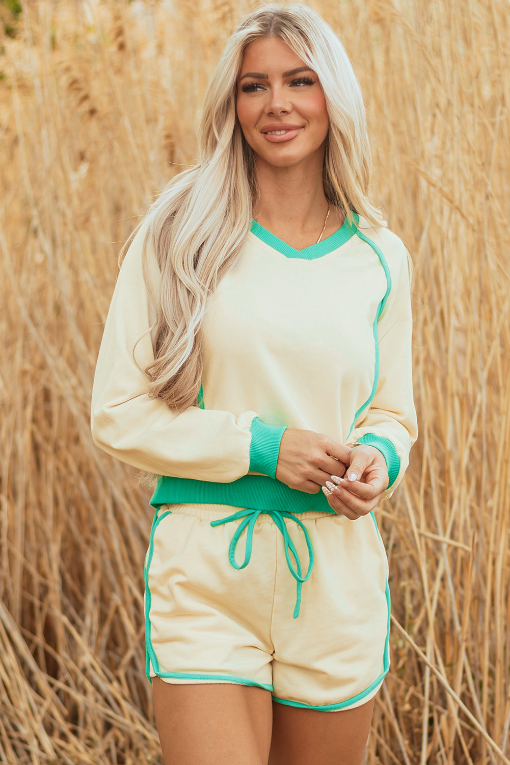 White Contrast Trim Colorblock Long Sleeve Pullover and Drawstring Shorts 2pcs Outfit Short Sets JT's Designer Fashion