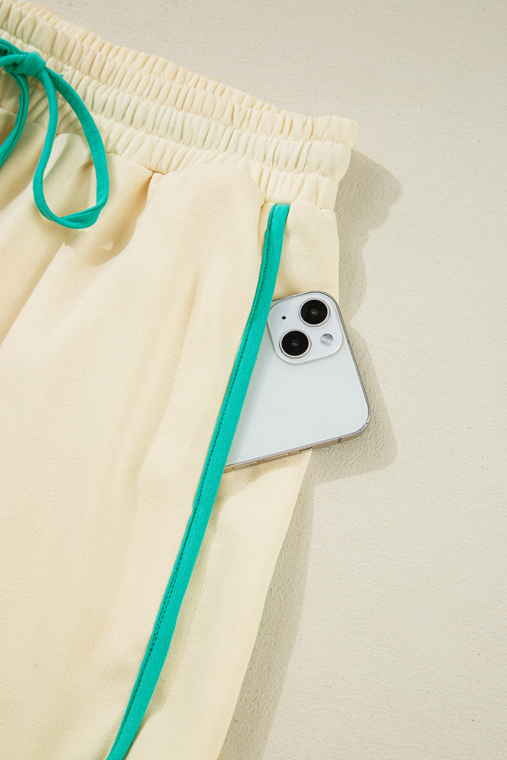 White Contrast Trim Colorblock Long Sleeve Pullover and Drawstring Shorts 2pcs Outfit Short Sets JT's Designer Fashion