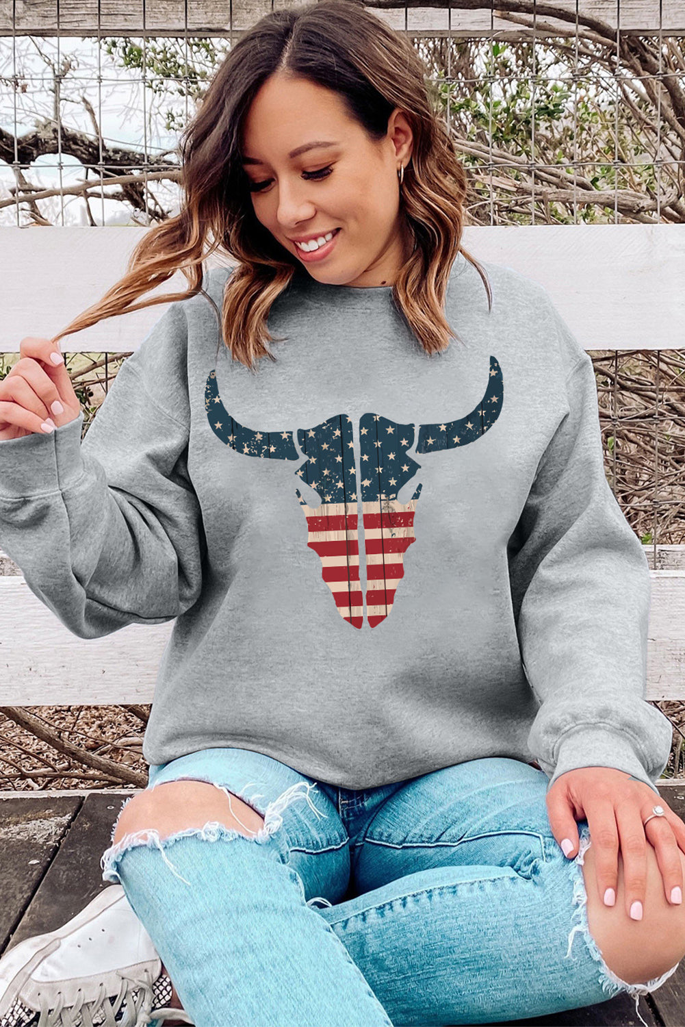 Gray American Flag Steer Head Print Crewneck Pullover Sweatshirt Graphic Sweatshirts JT's Designer Fashion